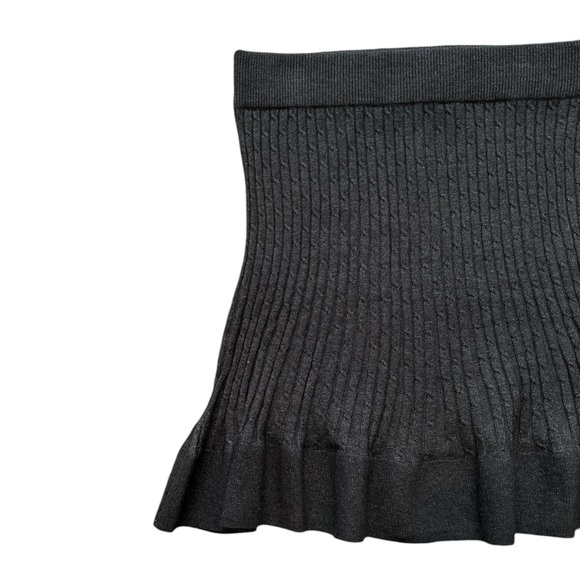 Suzy Shier Charcoal Grey Ribbed Ruffled Mini Skirt Size Medium - Picture 3 of 6